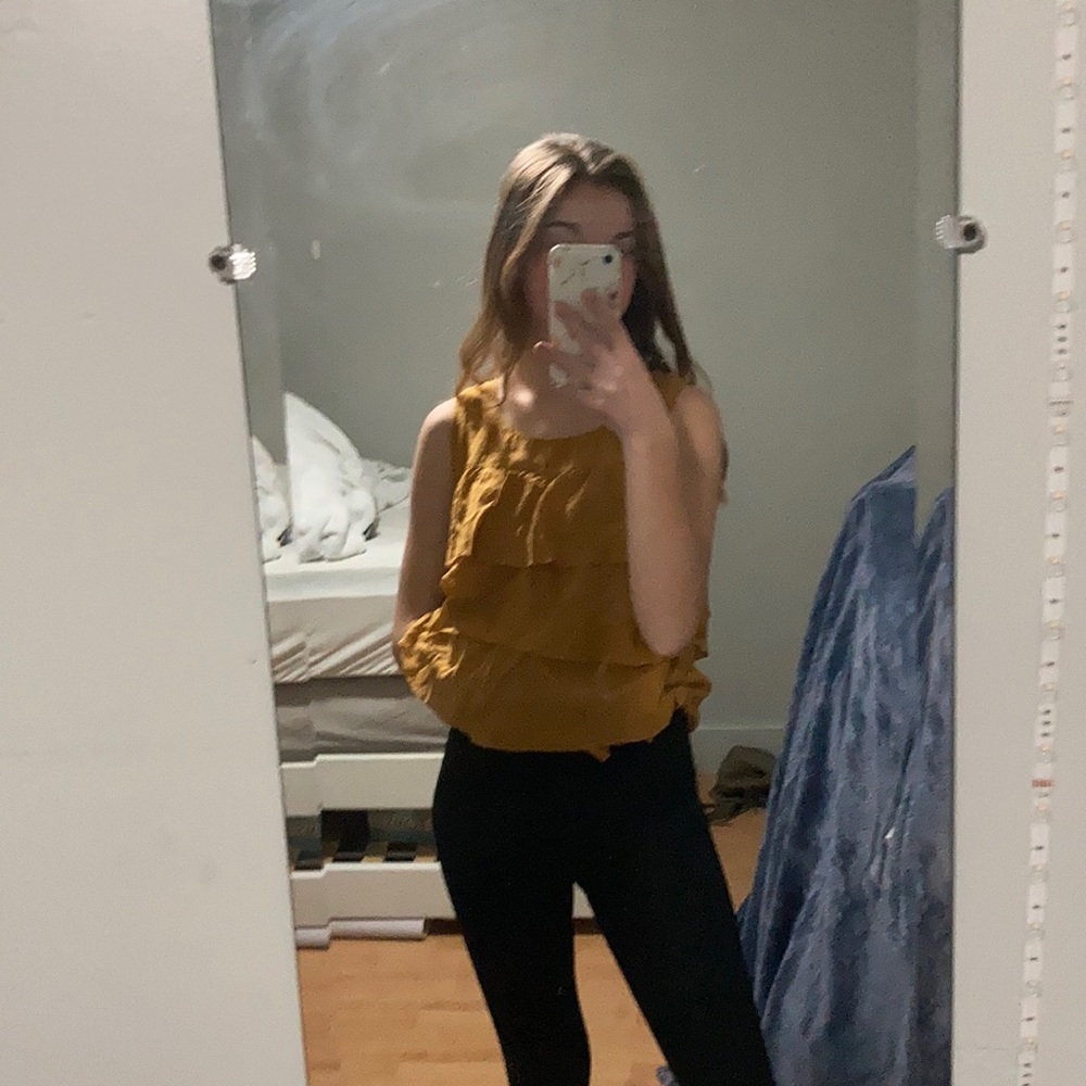 Mustard yellow tank, more formal